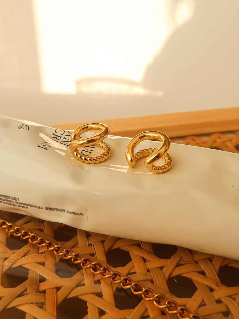 Lucas 18K Gold Ear Cuff