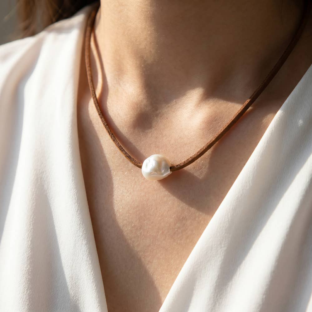 Pearl and Thread Necklace