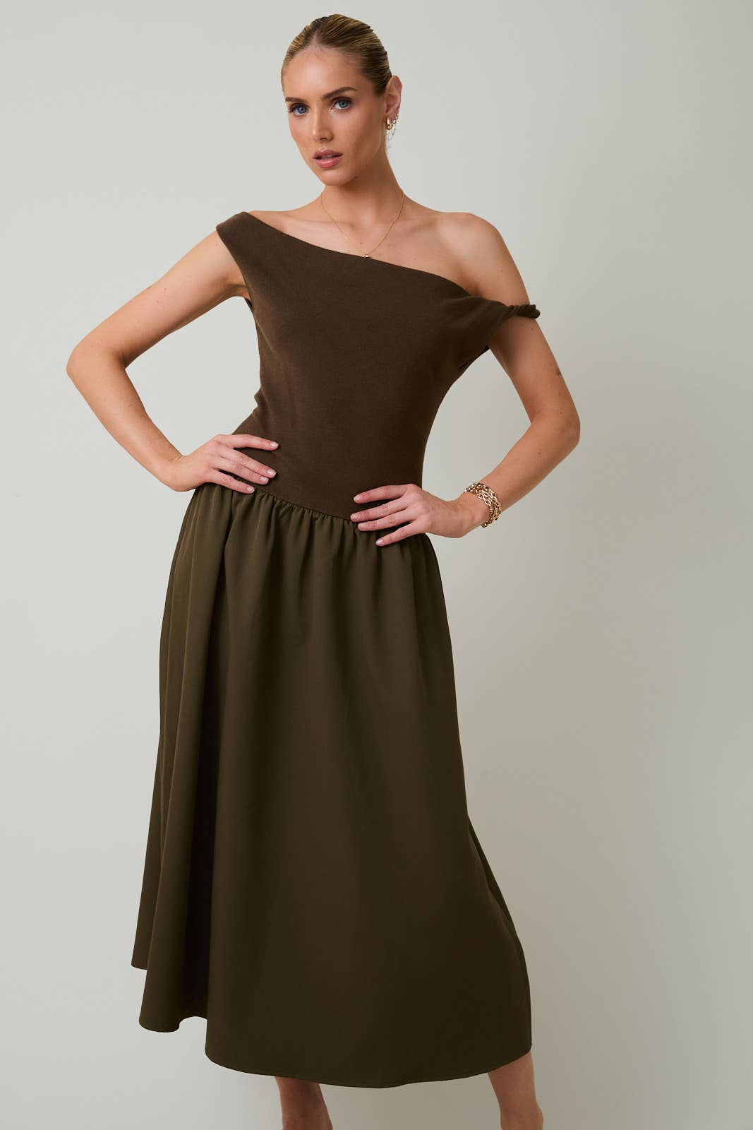 Twist Detail Knit Dress