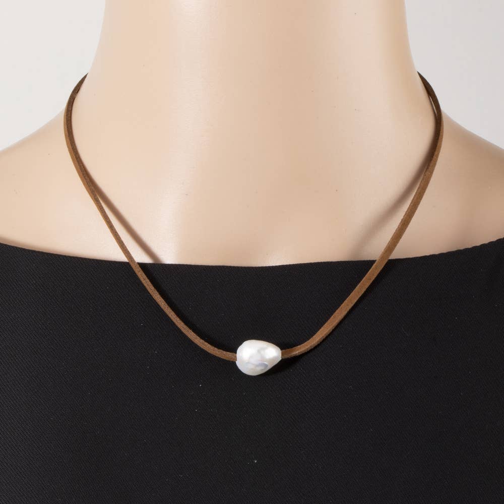 Pearl and Thread Necklace